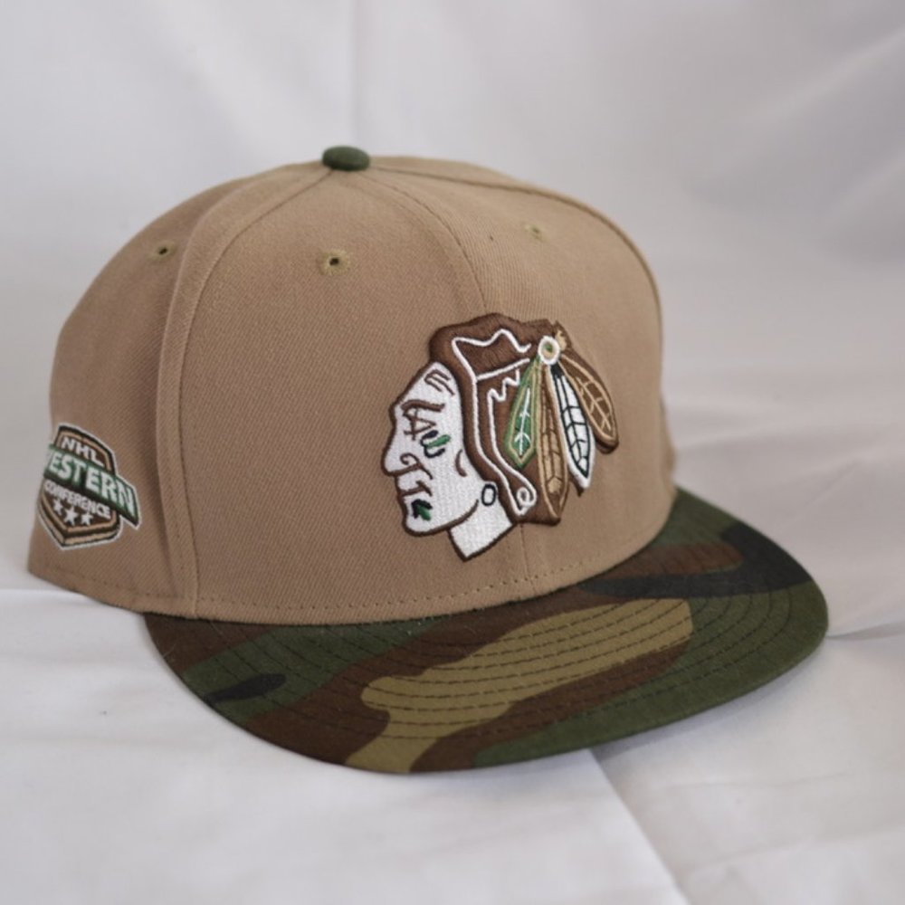 EUC New Era Fitted Chicago Blackhawks Hat 7 3/8